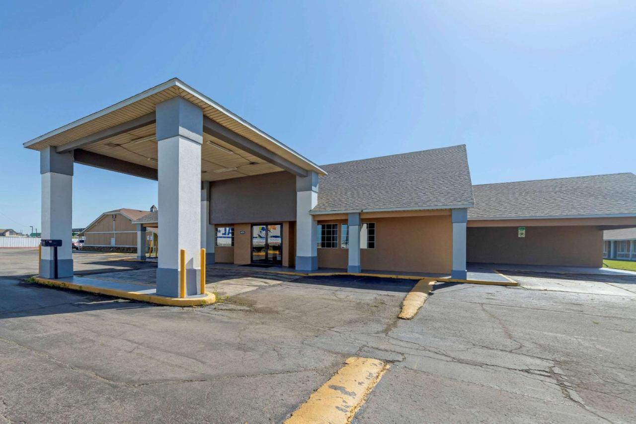Econo Lodge Pryor Creek Eksteriør bilde
