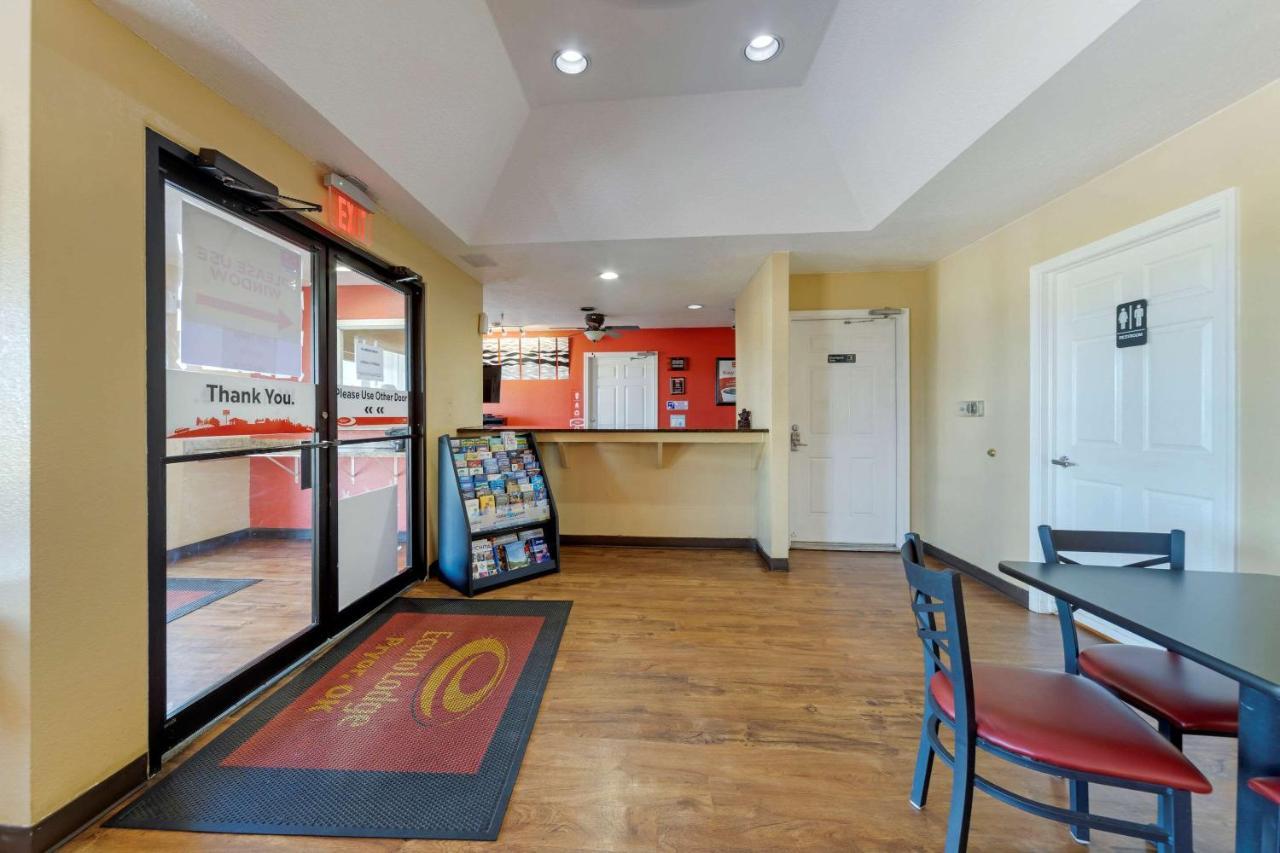 Econo Lodge Pryor Creek Eksteriør bilde