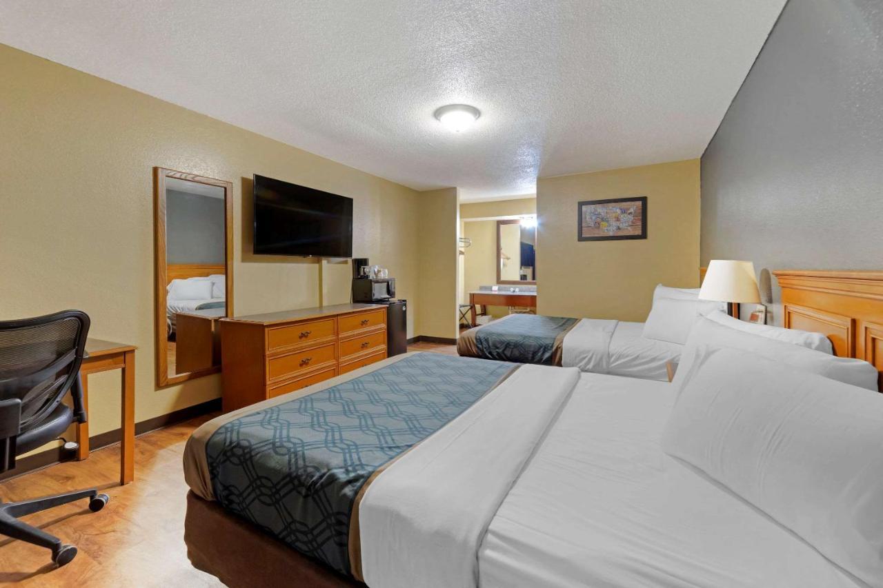 Econo Lodge Pryor Creek Eksteriør bilde