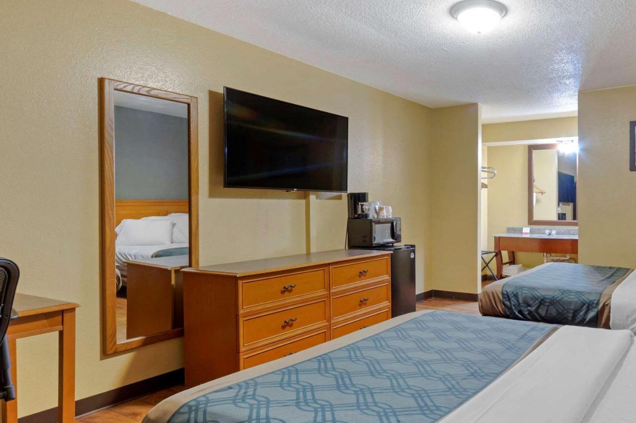 Econo Lodge Pryor Creek Eksteriør bilde