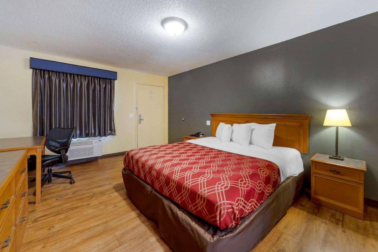 Econo Lodge Pryor Creek Eksteriør bilde