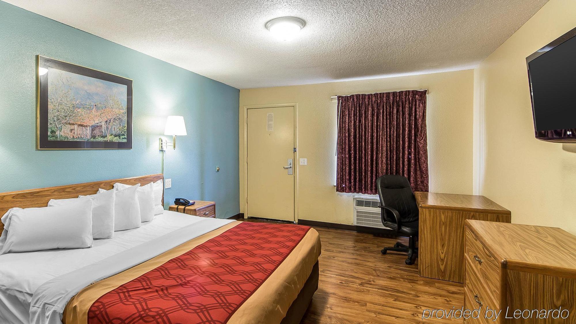 Econo Lodge Pryor Creek Eksteriør bilde