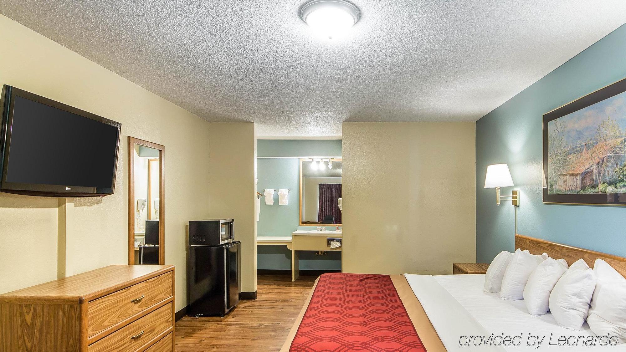Econo Lodge Pryor Creek Eksteriør bilde