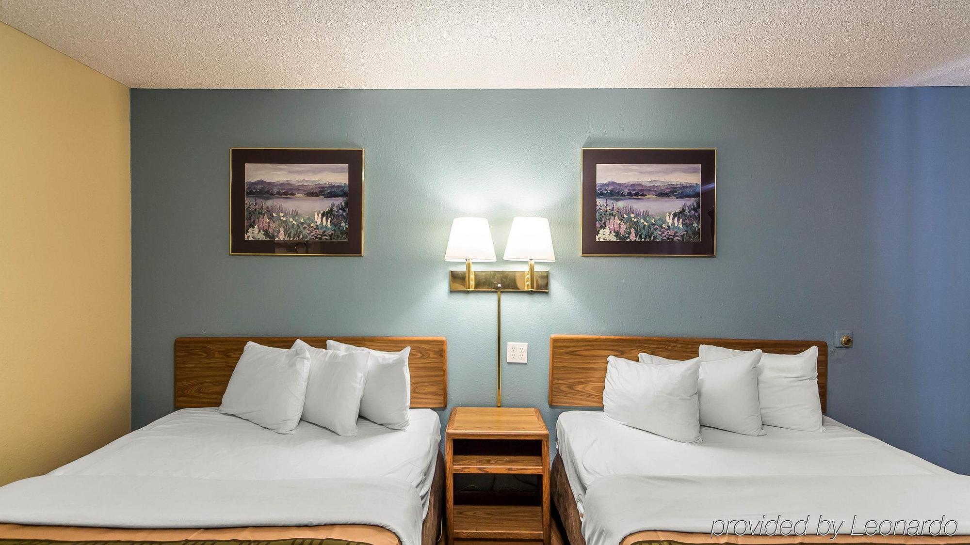 Econo Lodge Pryor Creek Eksteriør bilde
