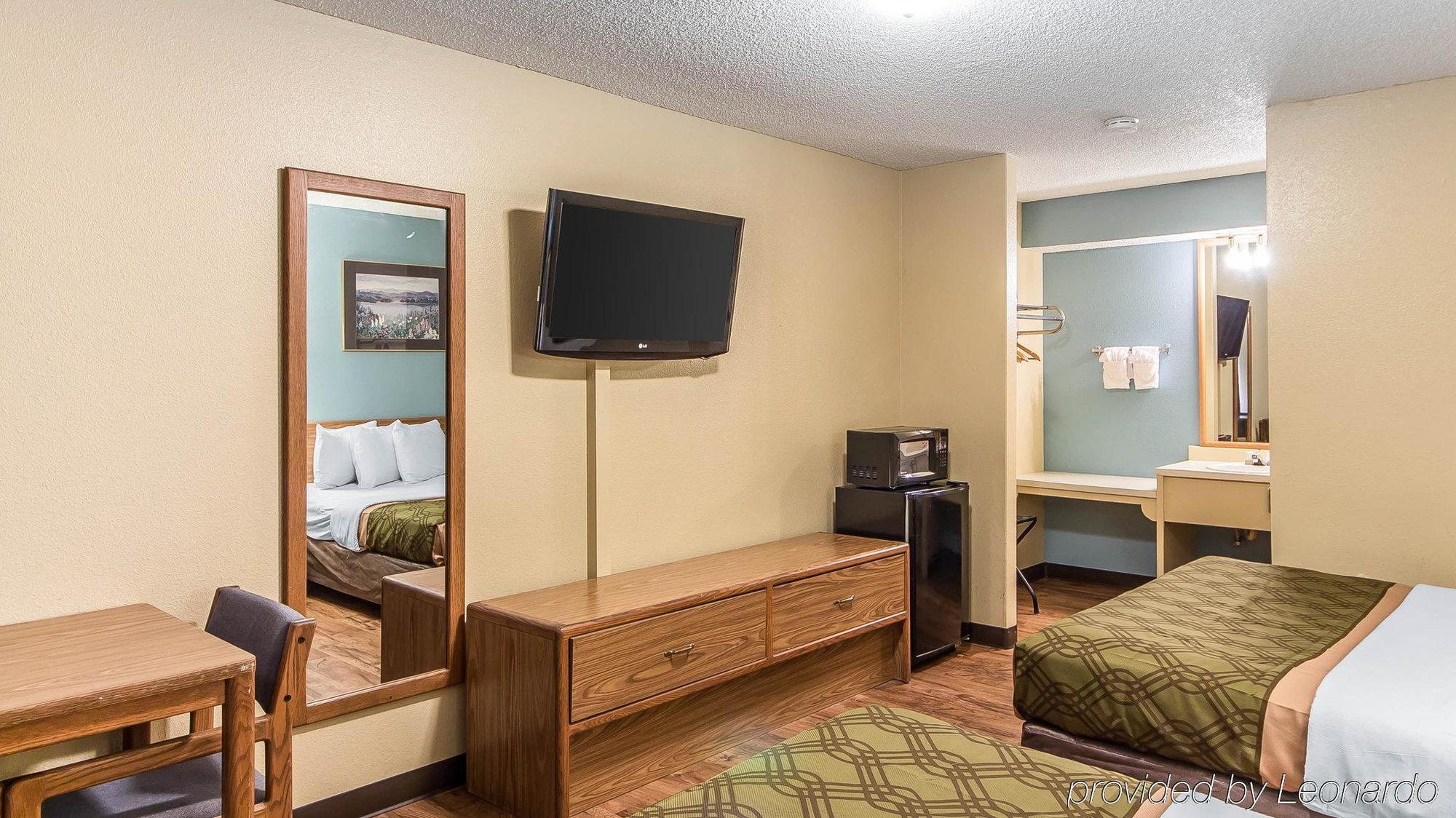 Econo Lodge Pryor Creek Eksteriør bilde