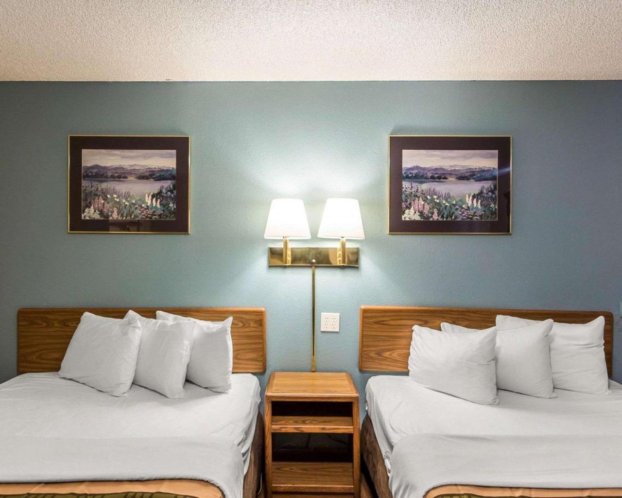 Econo Lodge Pryor Creek Eksteriør bilde