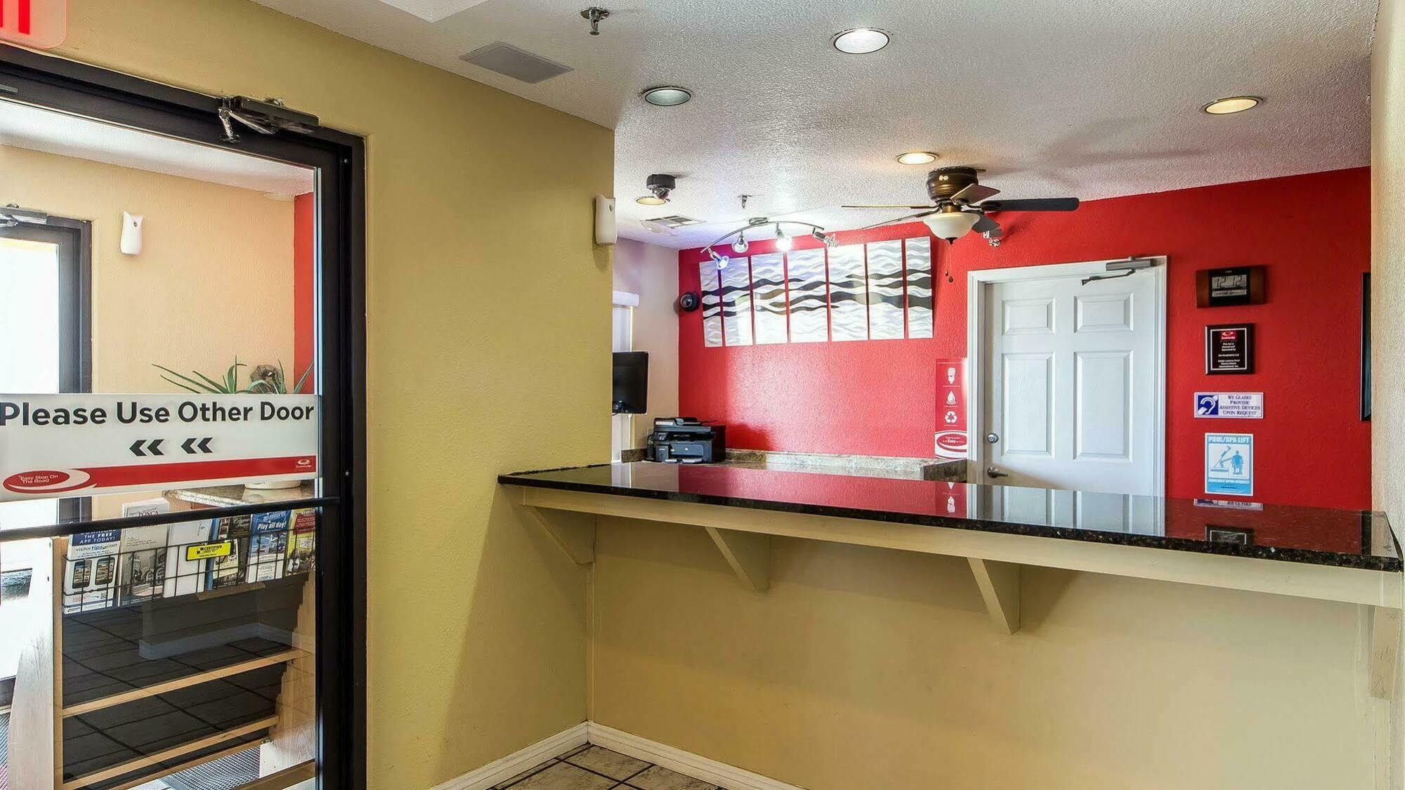 Econo Lodge Pryor Creek Eksteriør bilde