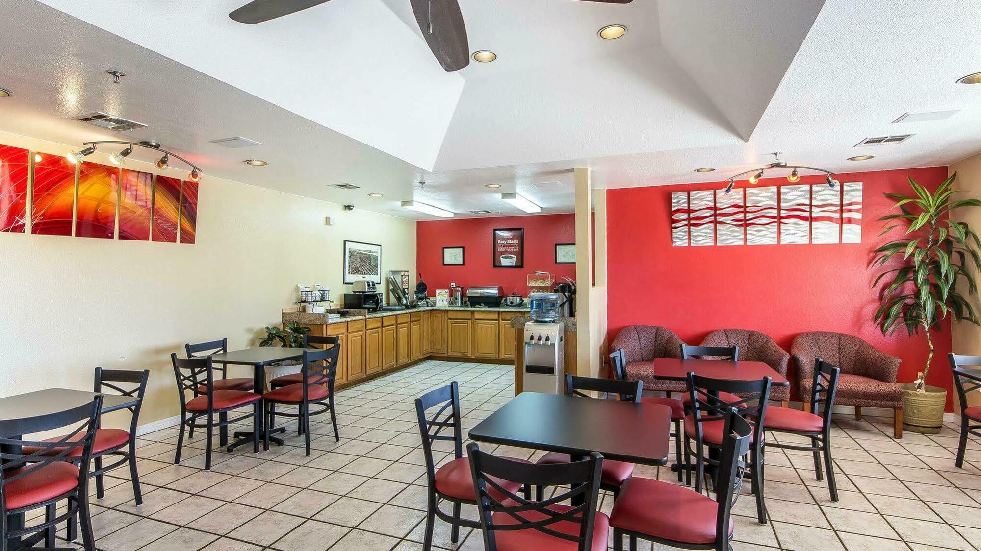 Econo Lodge Pryor Creek Eksteriør bilde